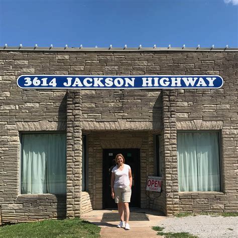 Jules and Co. . Oriellys muscle shoals al